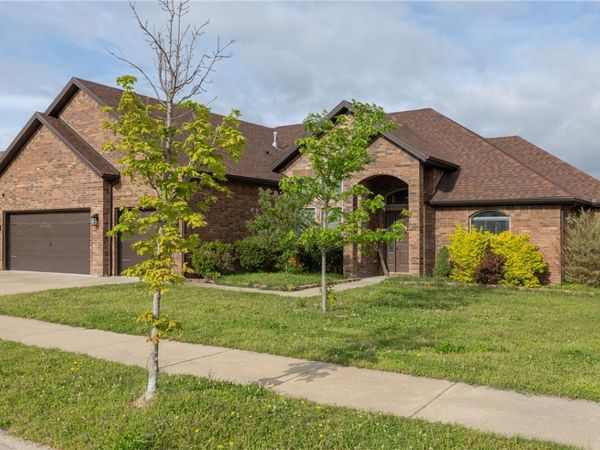 433 Snyders Bluff Drive , Fayetteville, AR 72704