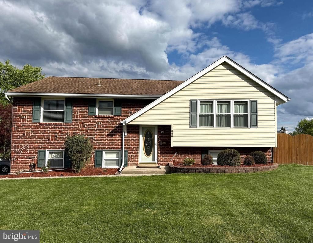 883 MUSTANG ROAD , WARRINGTON, PA 18976