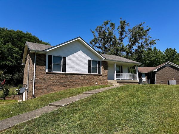 802 Knox Ln , Clarksville, TN 37042