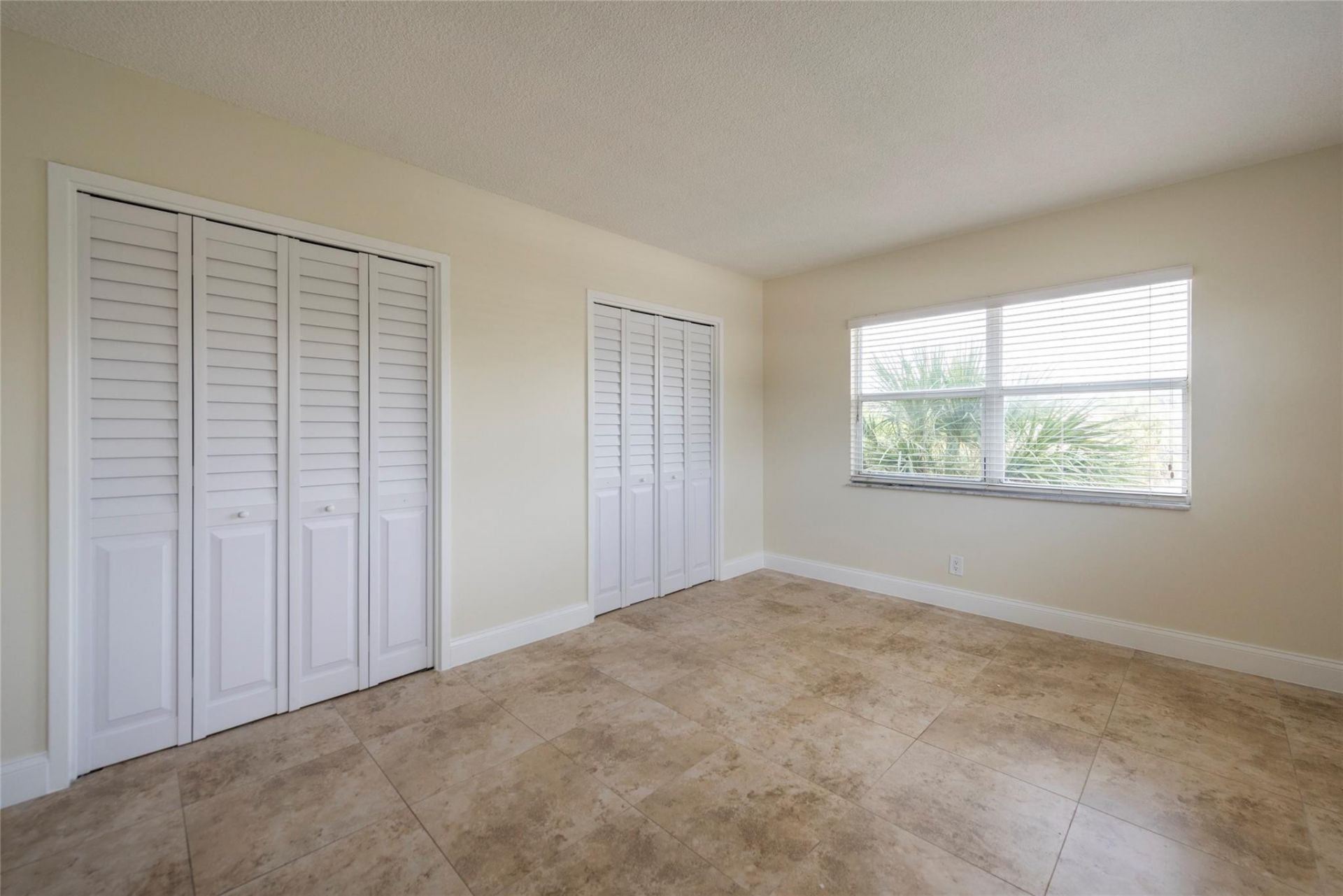 2555 NE 11th Street, Unit 302, Fort Lauderdale, FL 33304 Photo