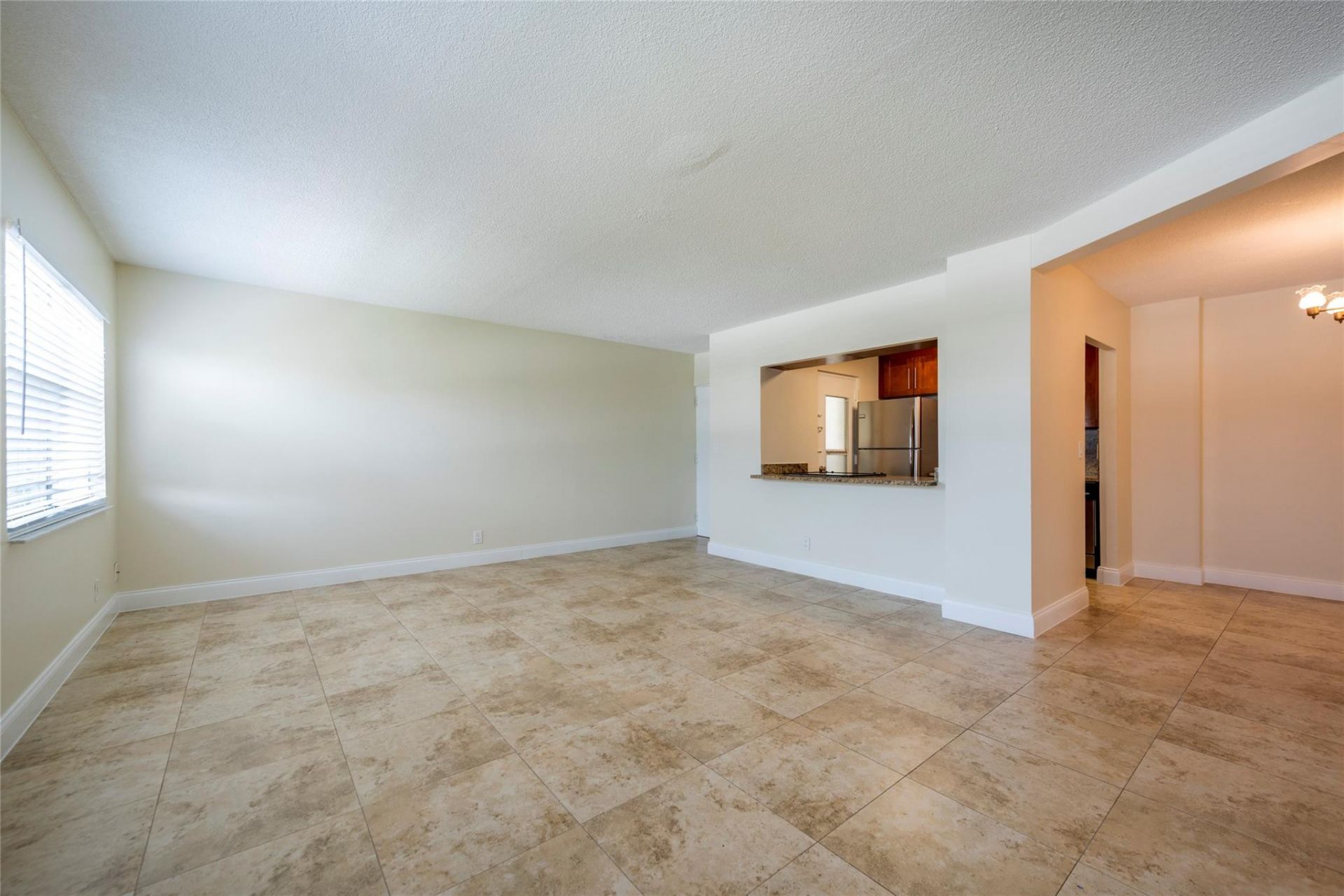 2555 NE 11th Street, Unit 302, Fort Lauderdale, FL 33304 Photo