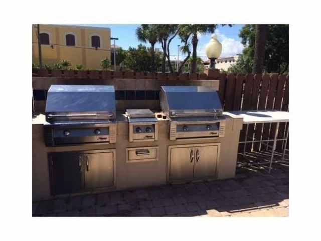 2555 NE 11th Street, Unit 302, Fort Lauderdale, FL 33304 Photo