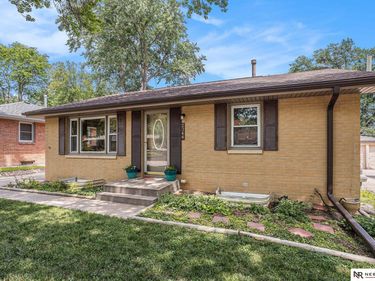 2344 S 61st Street, Lincoln, NE 68506