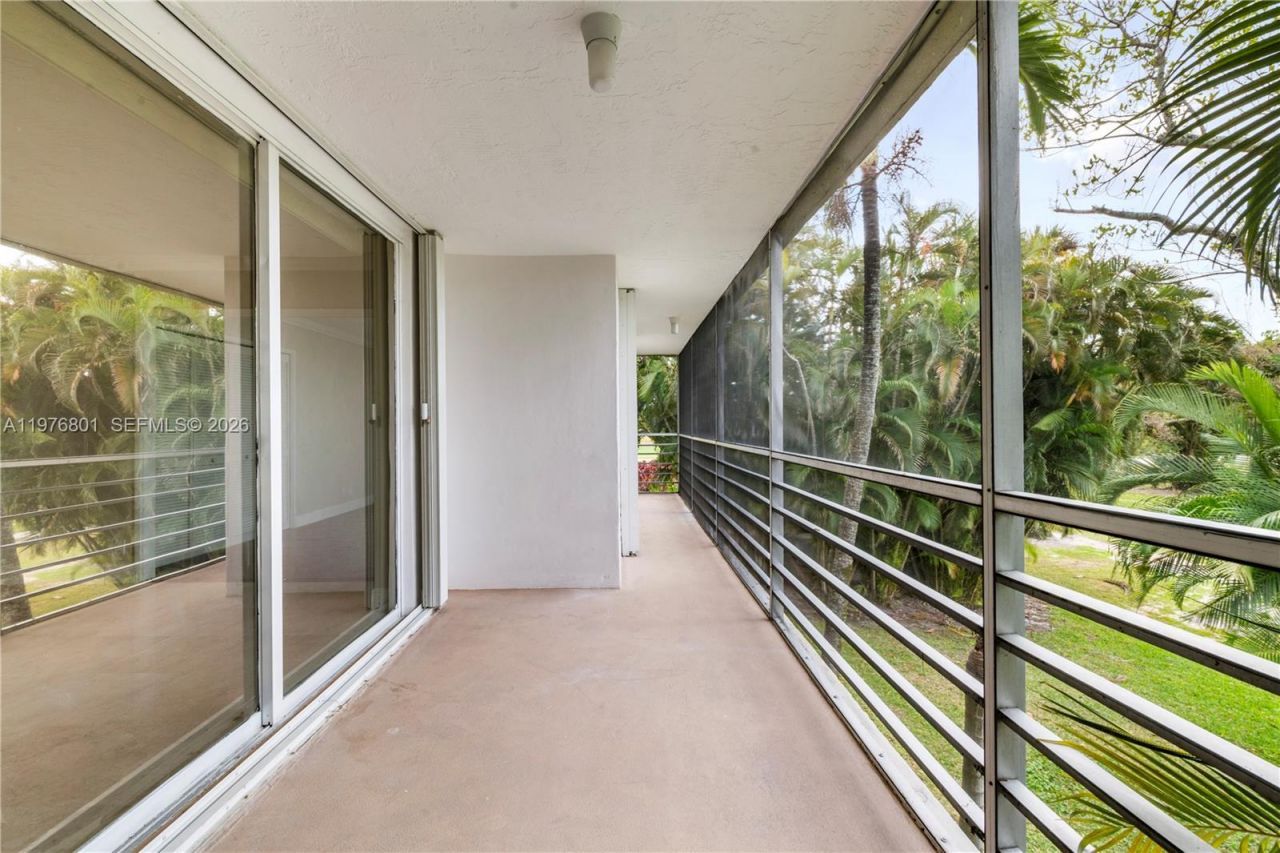 823 Cypress Blvd , Unit 204, Pompano Beach, FL 33069 Photo