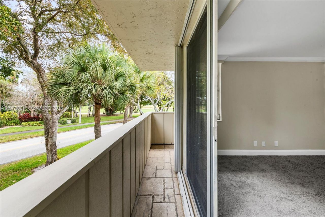 823 Cypress Blvd , Unit 204, Pompano Beach, FL 33069 Photo