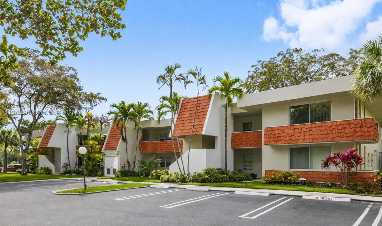 823 Cypress Blvd , Unit 204, Pompano Beach, FL 33069 Photo