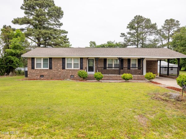 122 W Pine Forest Road , Mount Olive, NC 28365