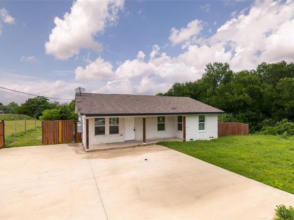805 E Belt Line Road , DeSoto, TX 75115