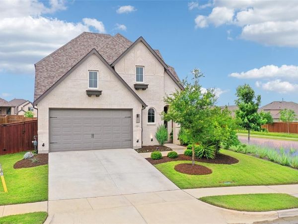 1800 Pelham Drive, Aubrey, TX 76227