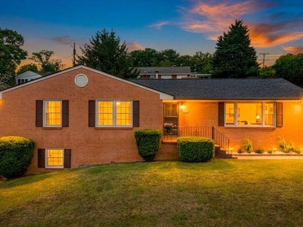 3553 Cedar LN, Roanoke, VA 24018