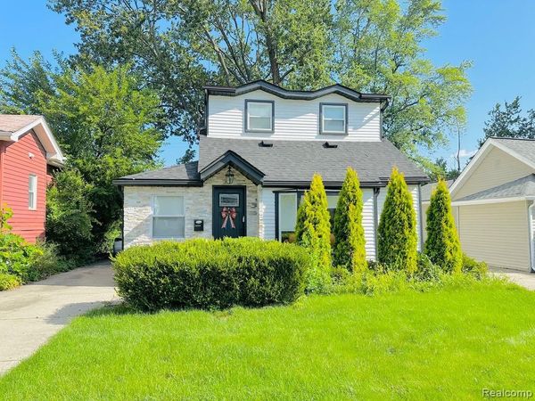 16244 Kirkshire Avenue, Beverly Hills Vlg, MI 48025