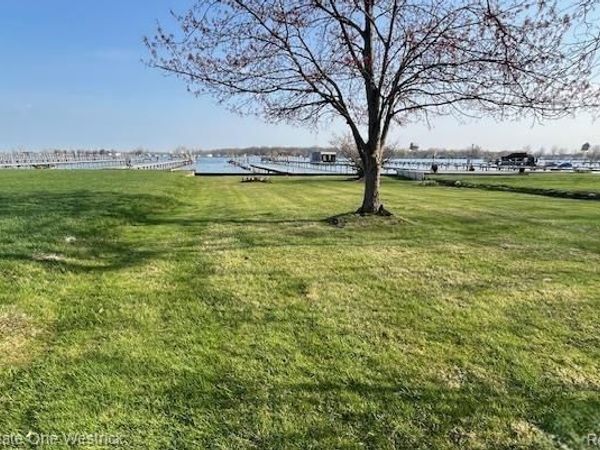 5109 Pointe Tremble Road , Clay Twp, MI 48001