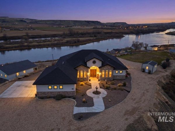 8065 Moonshine Ln, Marsing, ID 83639