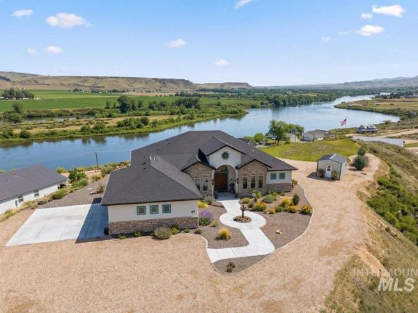 8065 Moonshine Ln, Marsing, ID 83639