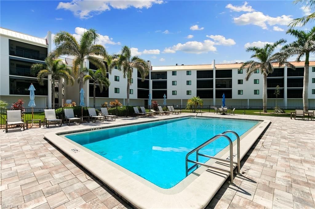 226 3rd St , Unit 303, Bonita Springs, FL 34134 Photo
