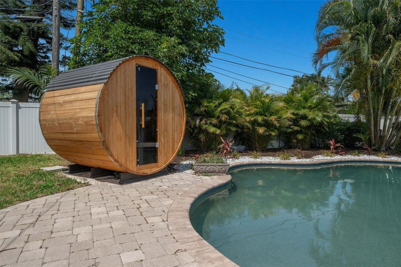 1715 Delaware Avenue Ne, Saint Petersburg, FL 33703 Photo