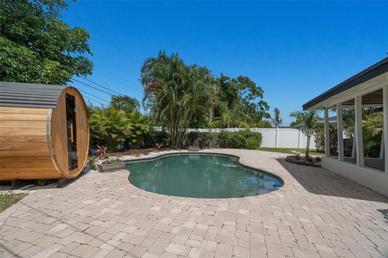 1715 Delaware Avenue Ne, Saint Petersburg, FL 33703 Photo