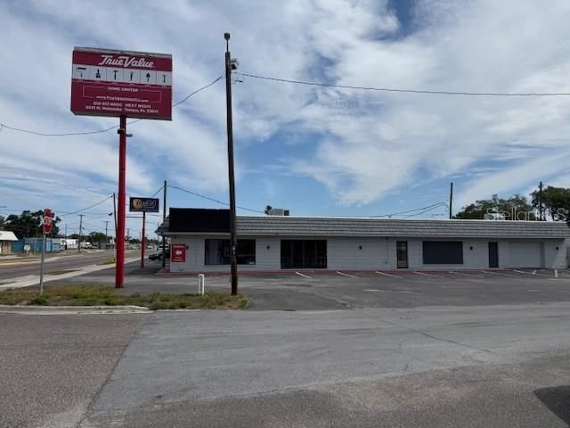 9501 N Nebraska Avenue, Tampa, FL 33612 Photo