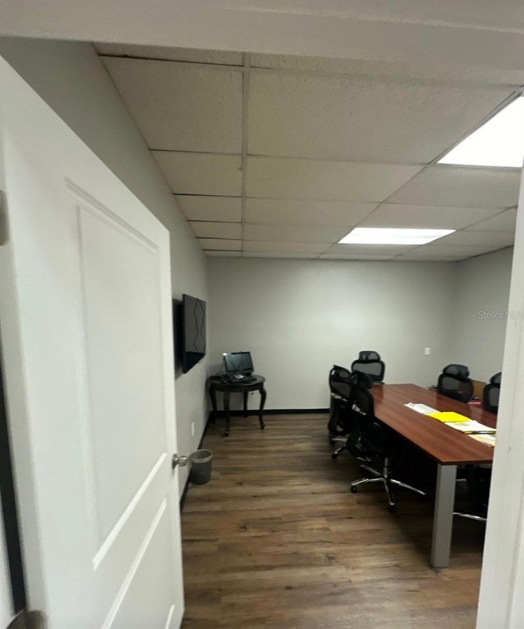 9501 N Nebraska Avenue, Tampa, FL 33612 Photo