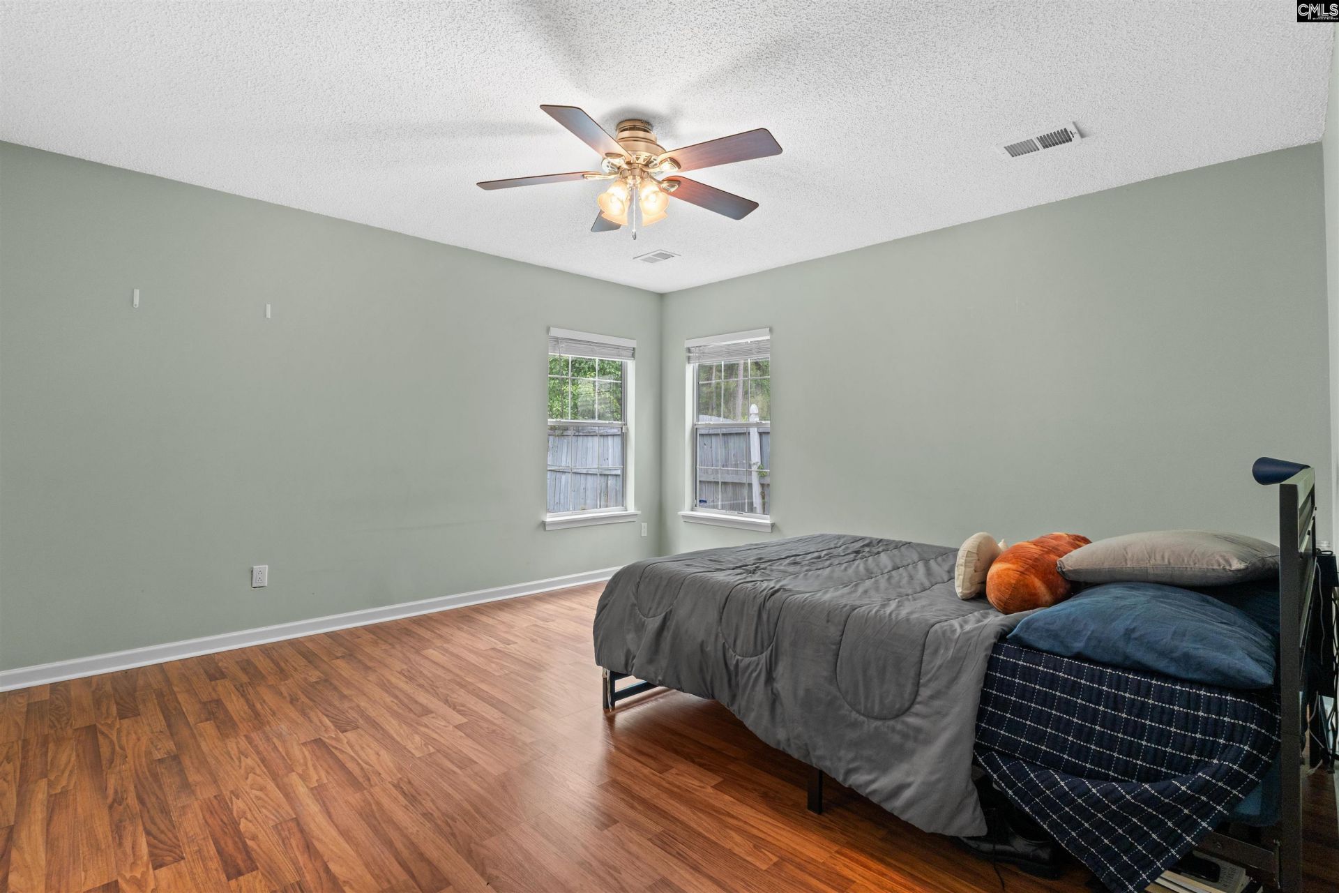 180 Springway Drive  Photo 10