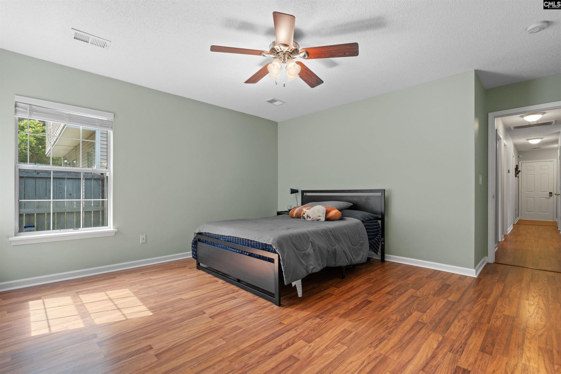 180 Springway Drive  Photo 12