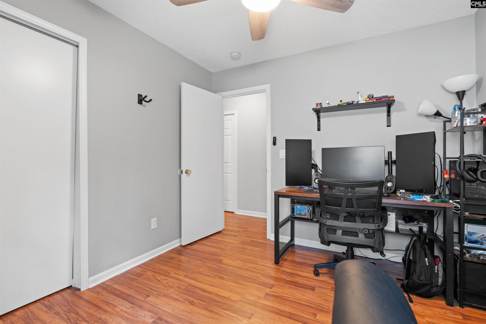 180 Springway Drive  Photo 15