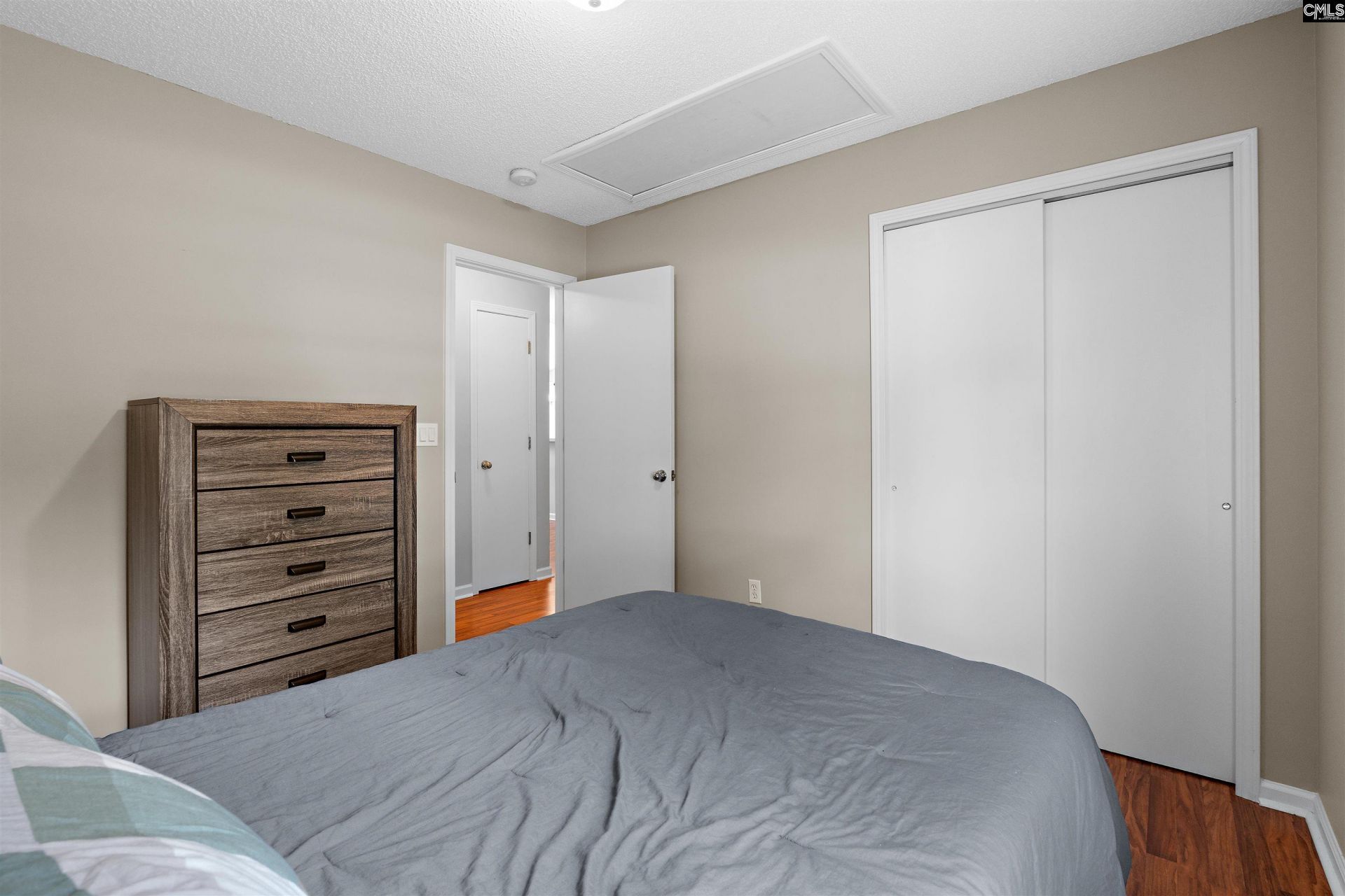 180 Springway Drive  Photo 18