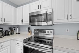 180 Springway Drive  photo 4