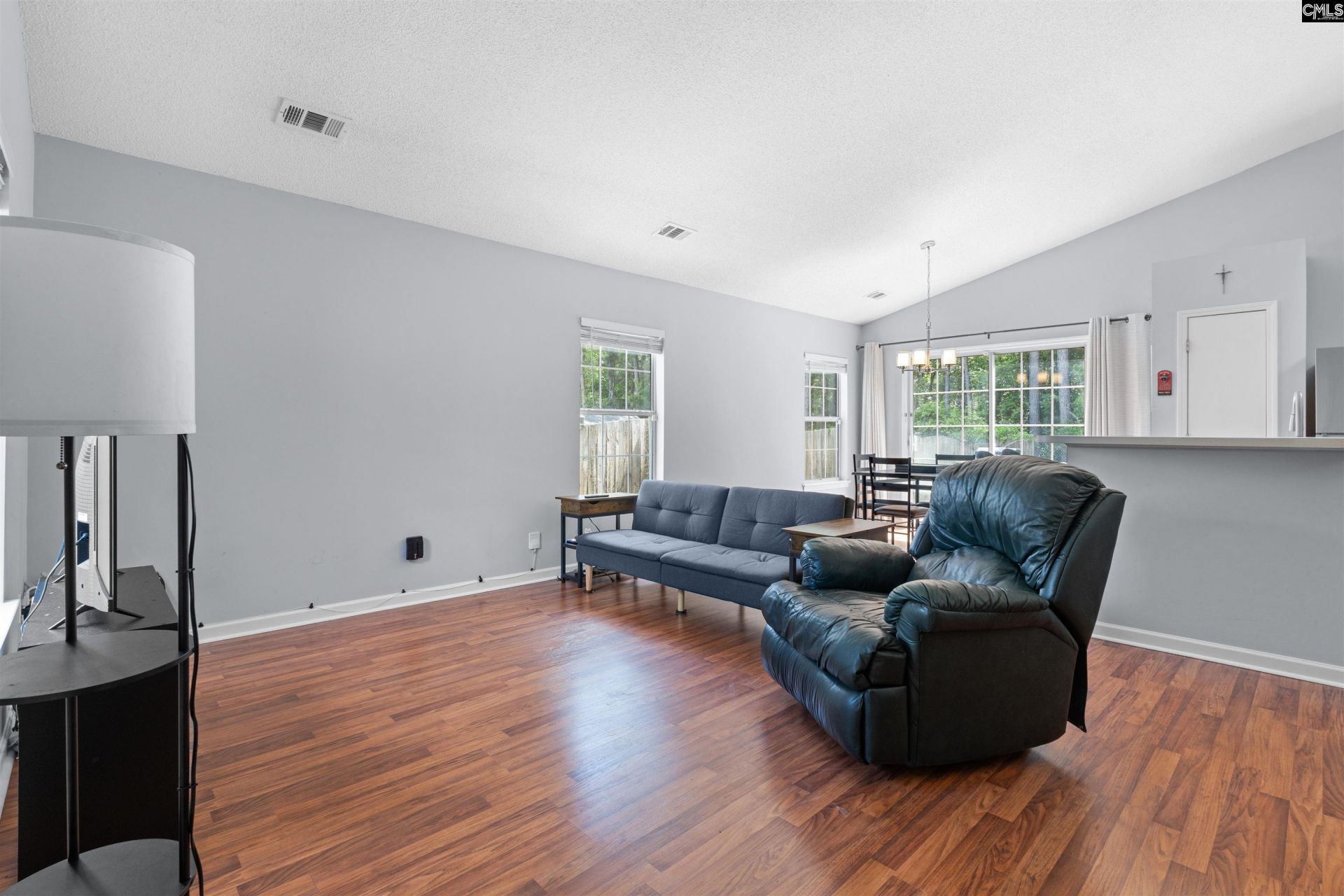 180 Springway Drive  Photo 8