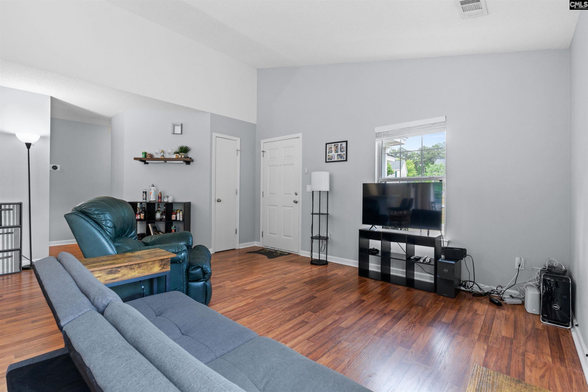 180 Springway Drive  Photo 9