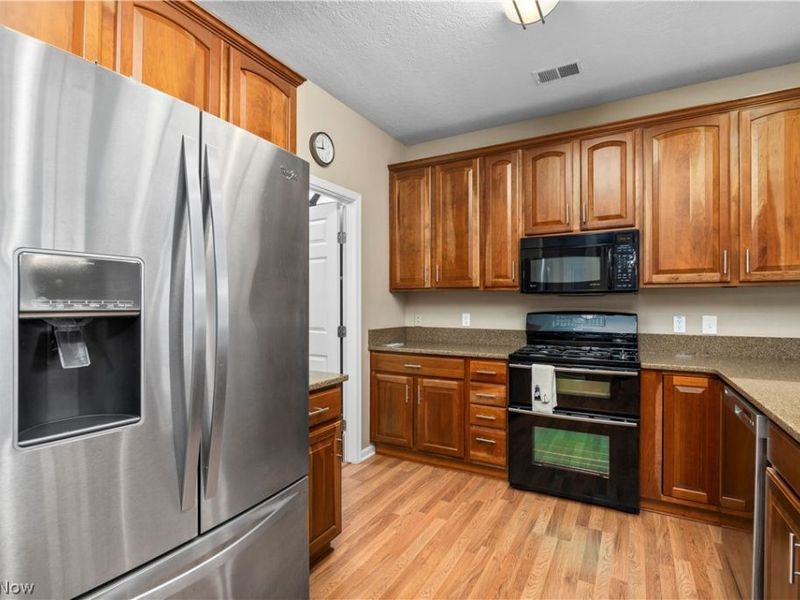 9428 Drury Way , North Ridgeville, OH 44039 Photo 19