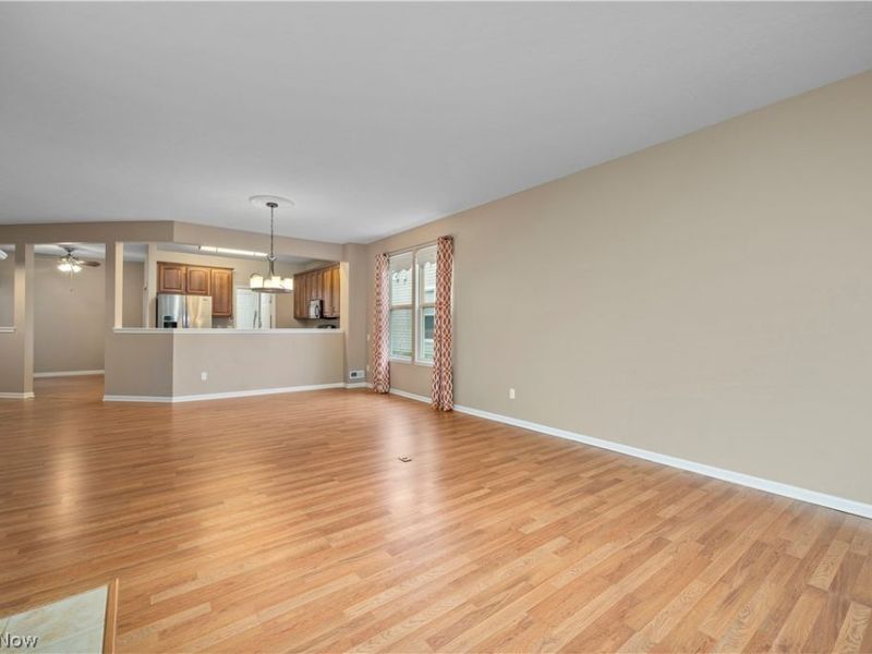 9428 Drury Way , North Ridgeville, OH 44039 Photo 4