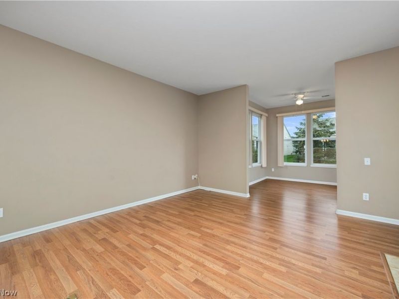 9428 Drury Way , North Ridgeville, OH 44039 Photo 8