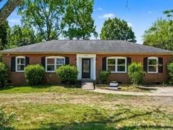 7040 Idlewild Road, Charlotte, NC 28212