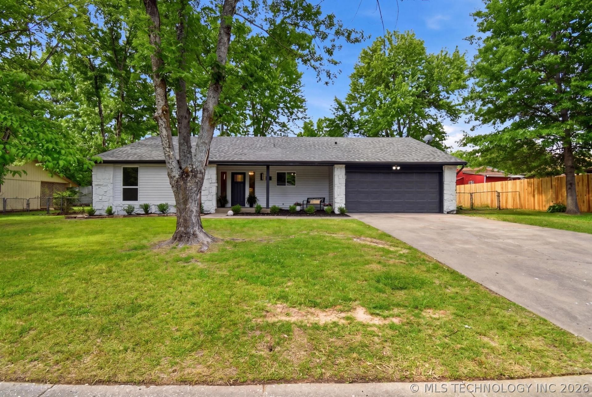 505 E Waco Street, Broken Arrow, OK 74011 Main Photo