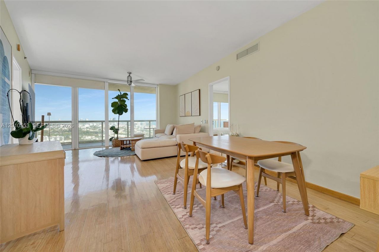 450 Alton Rd , Unit 2810, Miami Beach, FL 33139 Photo