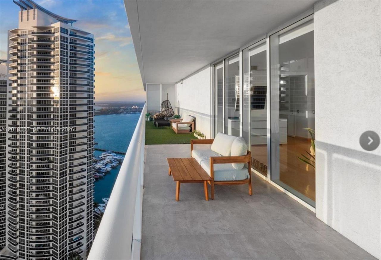 450 Alton Rd , Unit 2810, Miami Beach, FL 33139 Photo