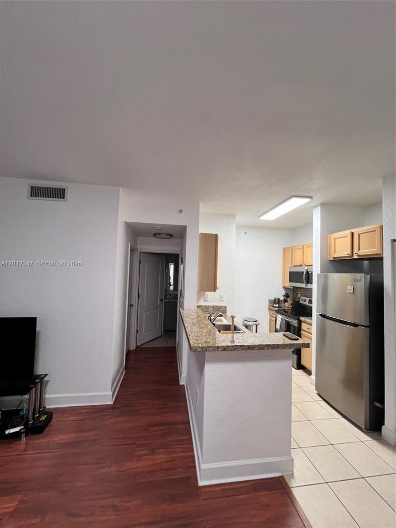 6001 SW 70th St, Unit 325, South Miami, FL 33143 Photo