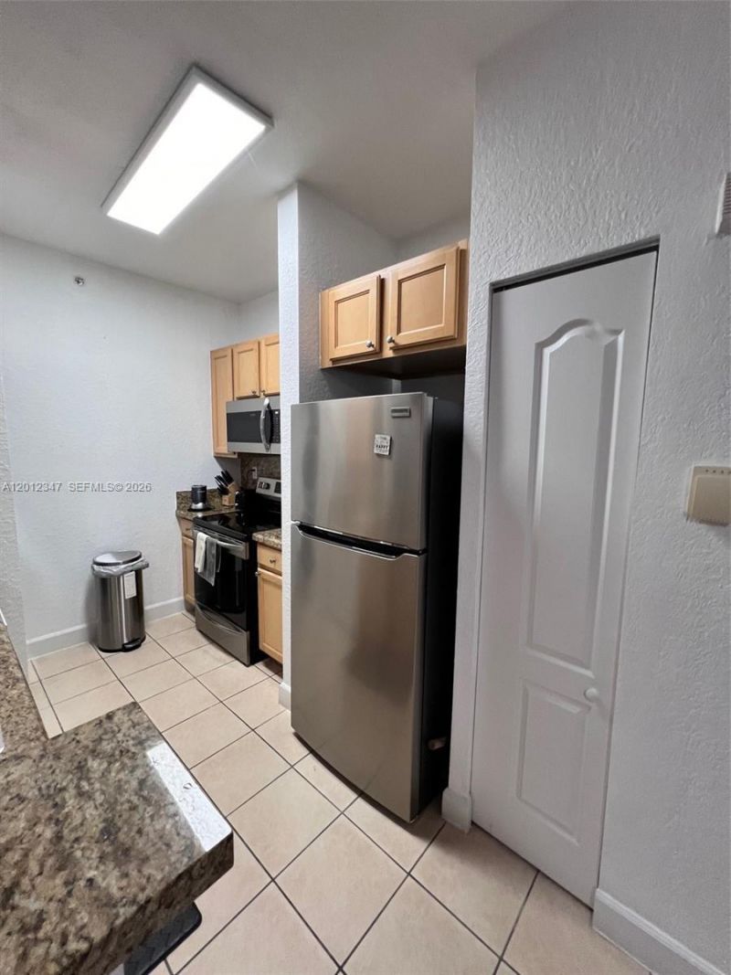 6001 SW 70th St, Unit 325, South Miami, FL 33143 Photo
