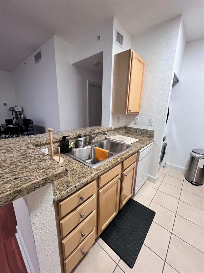 6001 SW 70th St, Unit 325, South Miami, FL 33143 Photo