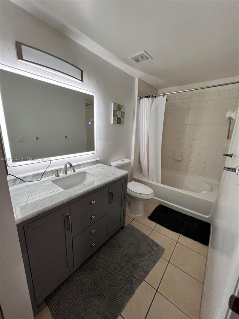 6001 SW 70th St, Unit 325, South Miami, FL 33143 Photo