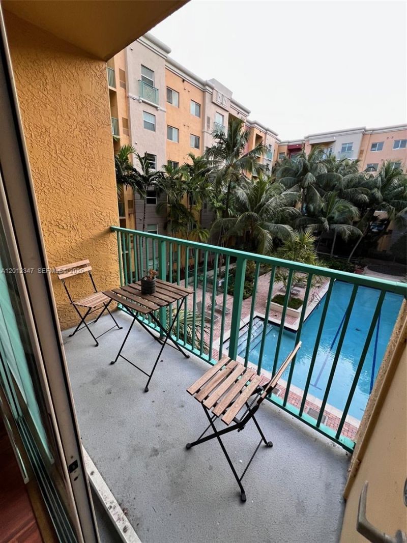 6001 SW 70th St, Unit 325, South Miami, FL 33143 Photo