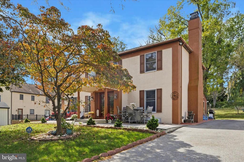 506 FLORA CIRCLE , SPRINGFIELD, PA 19064