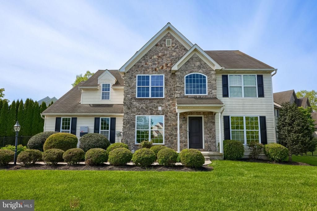 13 S LARKSPUR DRIVE, PALMYRA, PA 17078