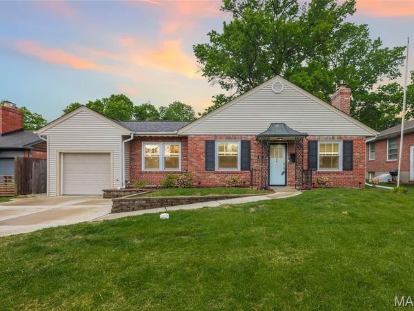986 Glenbrook Avenue, Glendale, MO 63122