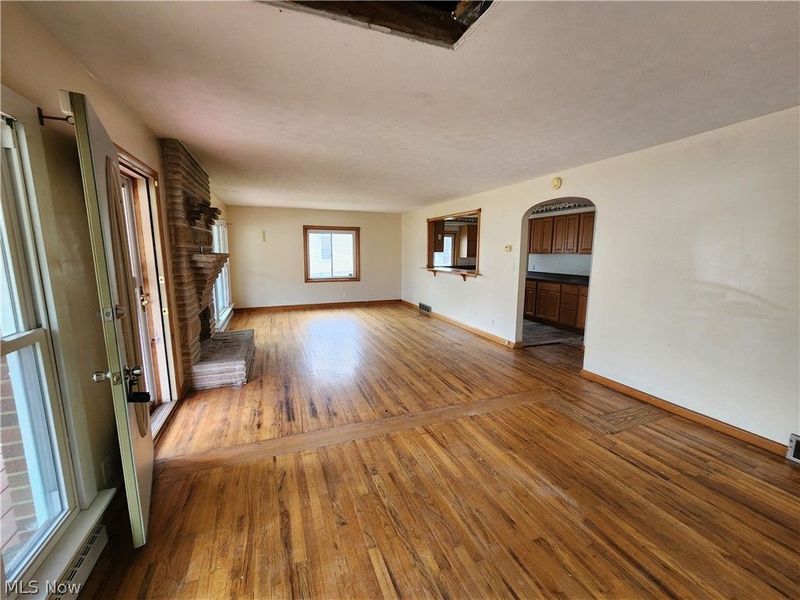 429 Comstock Street NW, Warren, OH 44483 Photo 2