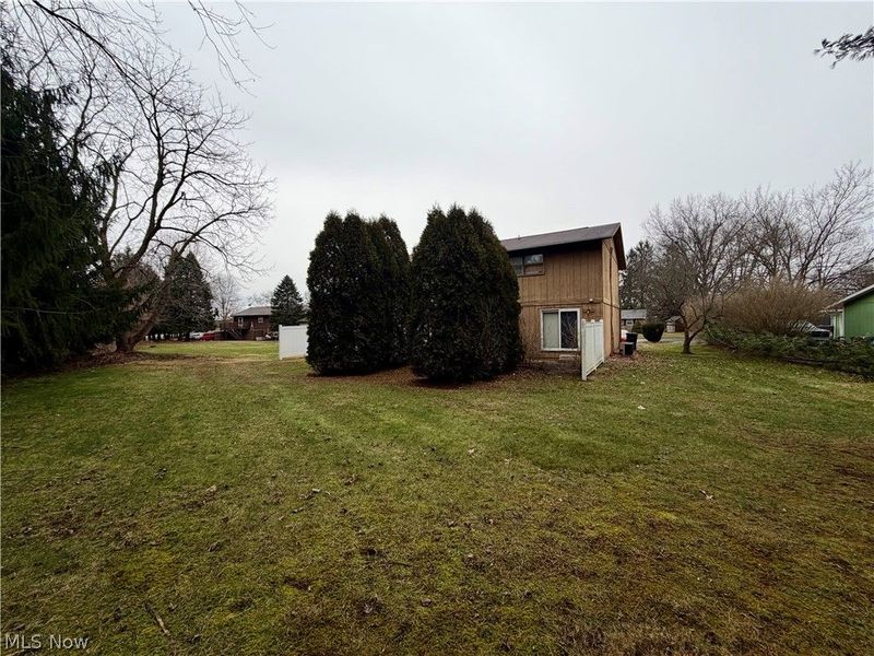 792 Kingwood Drive NE, Bolivar, OH 44612 Photo 9