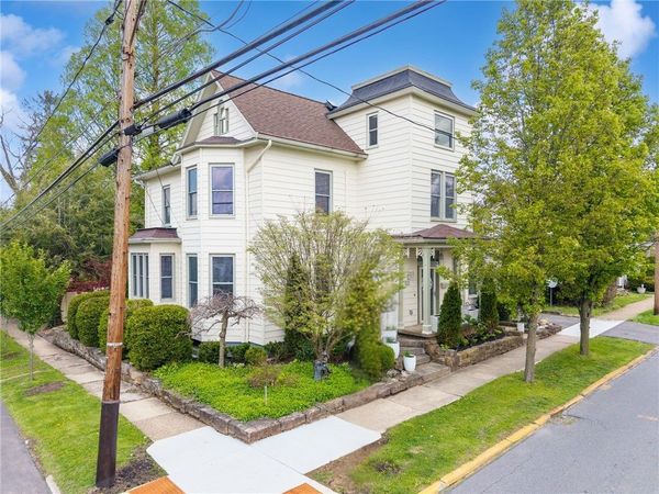 839 Chestnut St, Indiana, PA 15701