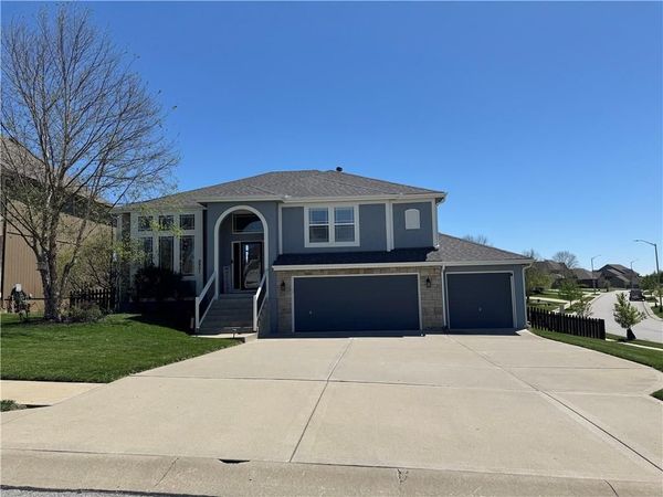 9901 N Farley Avenue, Kansas City, MO 64157