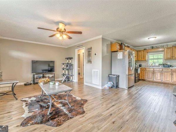 7 York Drive NE, Plainville, GA 30733